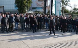 Adana’da 2 aydır maaş alamayan işçiler eylem yaptı: Fabrika “sabır ve anlayış” istedi