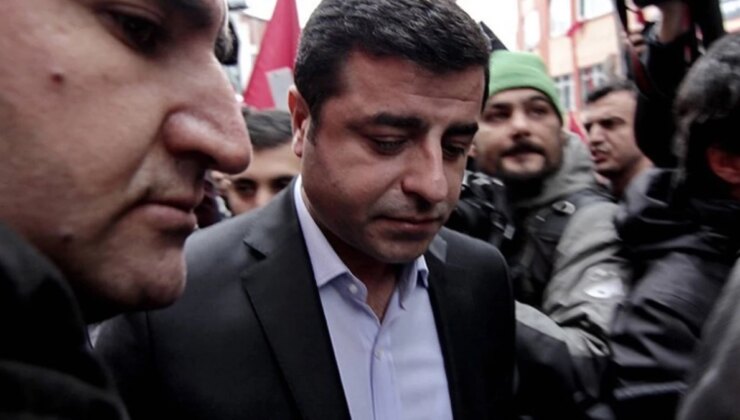Selahattin Demirtaş annesinin rahatsızlığı nedeniyle Diyarbakır’a götürüldü