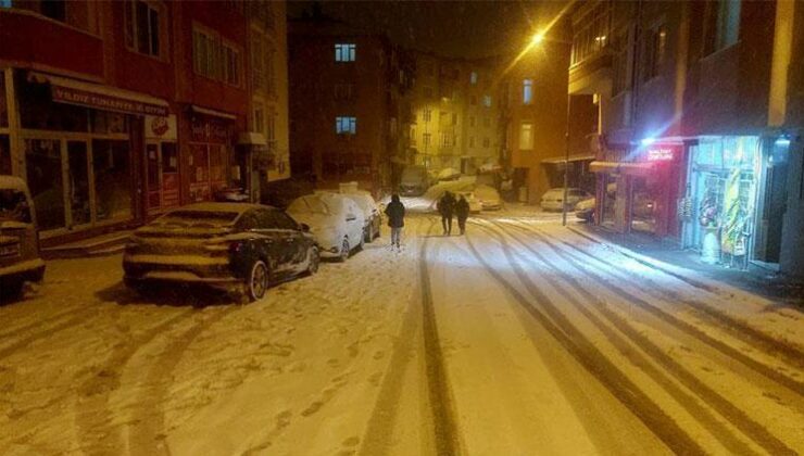 Yoğun kar yağışı gece yarısına kadar sürdü
