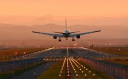 ABD’de uçak tuvaletinde bulunan not pilotlara acil iniş yaptırdı