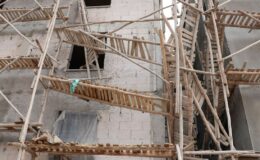 İnşaatta iskele çöktü! Ölü ve yaralı işçiler var…