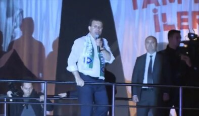 İmamoğlu’ndan gövde gösterisi! Seçim öncesi son konuşmasını AK Parti’nin kalesinde yaptı