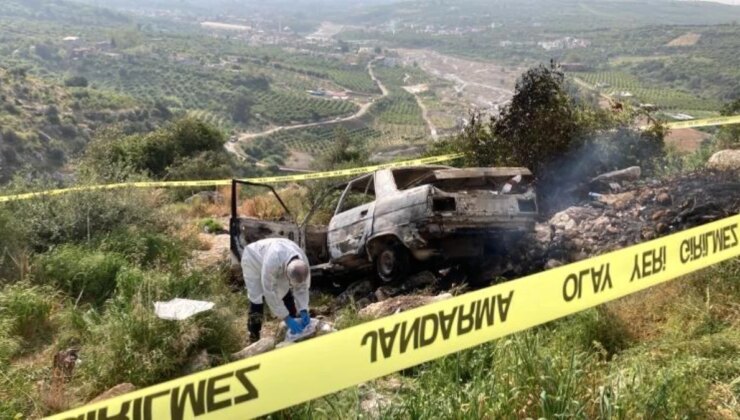 Mersin’de anne ve oğlu evde, baba ise aracında yanarak ölmüş halde bulundu