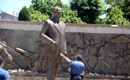 Kayseri’de Atatürk Anıtı’na saldıran dayı ve yeğeni ceza aldı