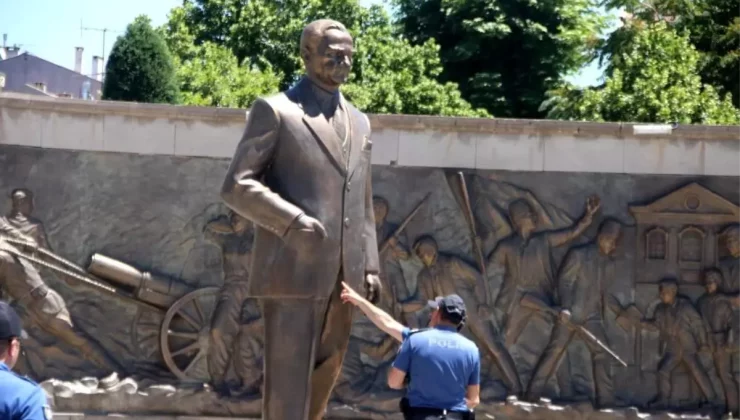 Kayseri’de Atatürk Anıtı’na saldıran dayı ve yeğeni ceza aldı