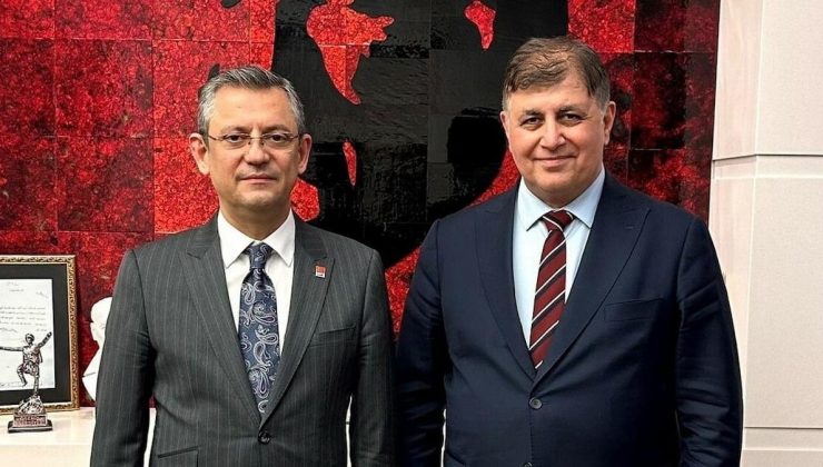 Cemil Tugay’dan ‘Atatürk’lü kurultay mesajı