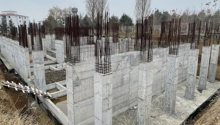 CHP’li belediye, Elazığ’daki okulu tamamlıyor
