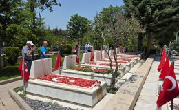 Valiliğin bayramlaşma törenine şehit ailelerinden protesto